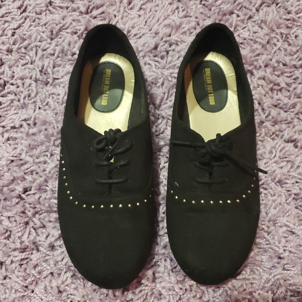 Black Tie Up Flats!!